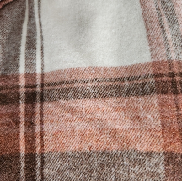 Large Shacket - Picture 4 of 4